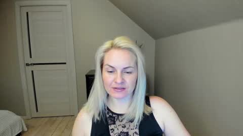 Snapshot of alicee__grace chatting on 02/20/25, 06:57 Alicee online show from 02/20/25, 06:57