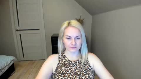 Snapshot of alicee__grace chatting on 02/21/25, 07:43 Alicee online show from 02/21/25, 07:43