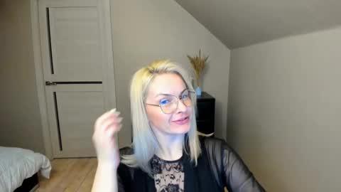 Snapshot of alicee__grace chatting on 02/26/25, 07:27 Alicee online show from 02/26/25, 07:27