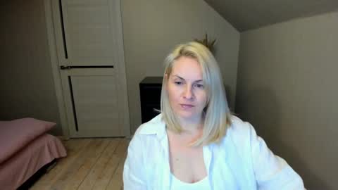 Snapshot of alicee__grace chatting on 03/05/25, 06:23 Alicee online show from 03/05/25, 06:23