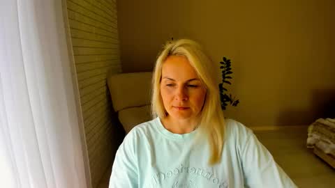 Snapshot of alicee__grace chatting on 09/22/25, 09:22 Alicee online show from 09/22/25, 09:22
