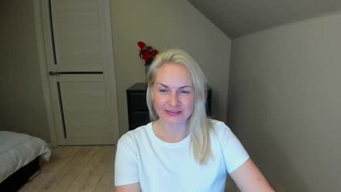 Snapshot of alicee__grace chatting on 10/07/25, 07:00 Alicee online show from 10/07/25, 07:00