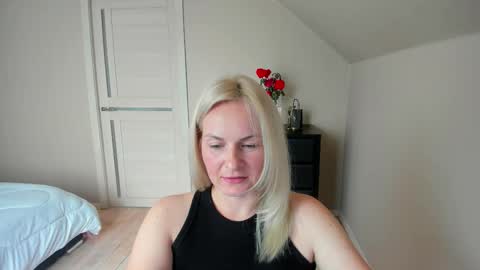 Snapshot of alicee__grace chatting on 10/10/25, 08:13 Alicee online show from 10/10/25, 08:13