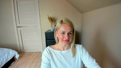 Snapshot of alicee__grace chatting on 10/16/25, 07:20 Alicee online show from 10/16/25, 07:20