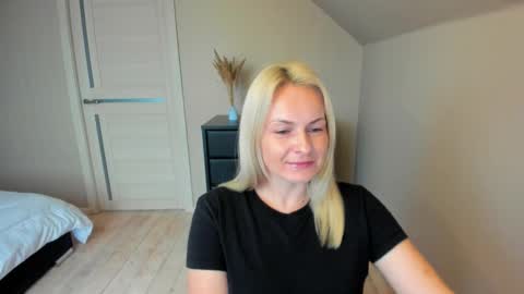 Snapshot of alicee__grace chatting on 10/20/25, 08:48 Alicee online show from 10/20/25, 08:48