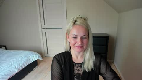 Snapshot of alicee__grace chatting on 10/21/25, 06:58 Alicee online show from 10/21/25, 06:58