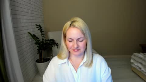 Snapshot of alicee__grace chatting on 02/16/26, 07:43 Alicee online show from 02/16/26, 07:43
