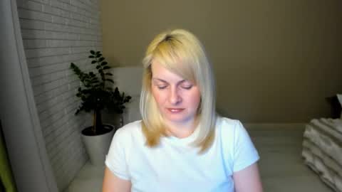 Snapshot of alicee__grace chatting on 02/24/26, 06:28 Alicee online show from 02/24/26, 06:28