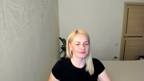 Snapshot of alicee__grace chatting on 03/21/26, 05:05 Alicee online show from 03/21/26, 05:05
