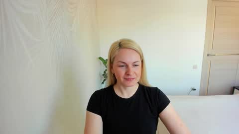 Snapshot of alicee__grace chatting on 03/24/26, 08:08 Alicee online show from 03/24/26, 08:08