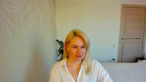 Snapshot of alicee__grace chatting on 03/25/26, 12:33 Alicee online show from 03/25/26, 12:33