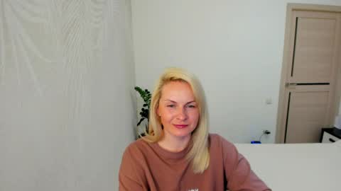 Snapshot of alicee__grace chatting on 03/29/26, 07:14 Alicee online show from 03/29/26, 07:14
