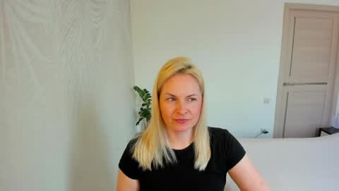 Snapshot of alicee__grace chatting on 03/30/26, 08:37 Alicee online show from 03/30/26, 08:37