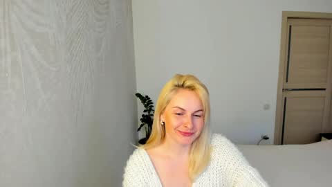 Snapshot of alicee__grace chatting on 04/01/26, 12:39 Alicee online show from 04/01/26, 12:39