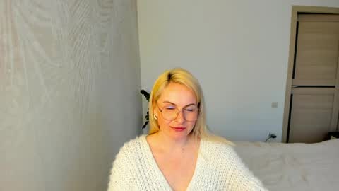 Snapshot of alicee__grace chatting on 04/01/26, 02:03 Alicee online show from 04/01/26, 02:03