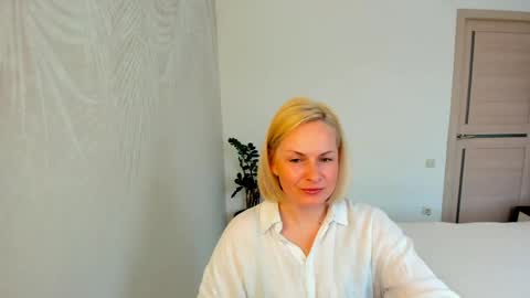 Snapshot of alicee__grace chatting on 04/22/26, 08:28 Alicee online show from 04/22/26, 08:28