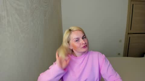 Snapshot of alicee__grace chatting on 04/25/26, 06:49 Alicee online show from 04/25/26, 06:49