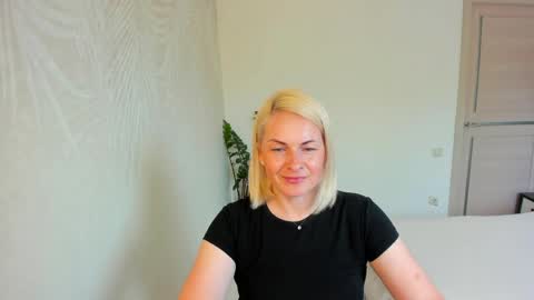 Snapshot of alicee__grace chatting on 06/05/26, 08:53 Alicee online show from 06/05/26, 08:53