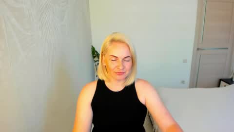 Snapshot of alicee__grace chatting on 06/07/26, 11:25 Alicee online show from 06/07/26, 11:25