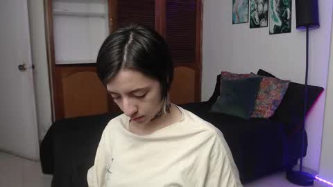 alicee_logan_ online show from 11/08/25, 02:34