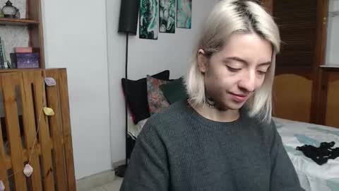Snapshot of alicee_logan_ chatting on 03/27/26, 01:44 alicee_logan_ online show from 03/27/26, 01:44