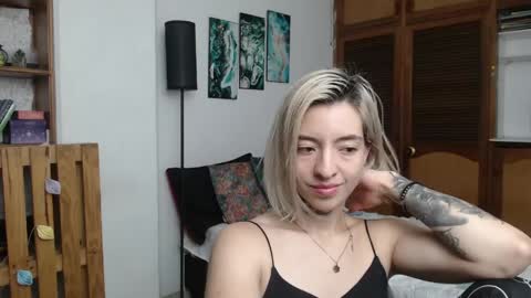 Snapshot of alicee_logan_ chatting on 04/20/26, 03:42 alicee_logan_ online show from 04/20/26, 03:42