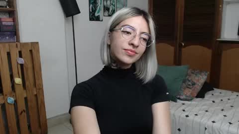 Snapshot of alicee_logan_ chatting on 06/04/26, 01:44 alicee_logan_ online show from 06/04/26, 01:44