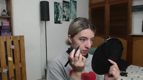 Snapshot of alicee_logan_ chatting on 06/10/26, 01:39 alicee_logan_ online show from 06/10/26, 01:39