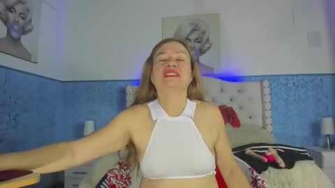alicee_mature4 online show from 10/15/25, 11:16