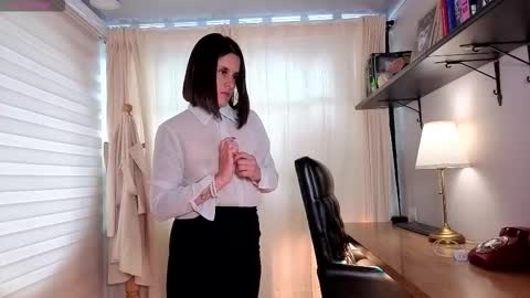 Aleja  online show from 11/17/25, 07:30