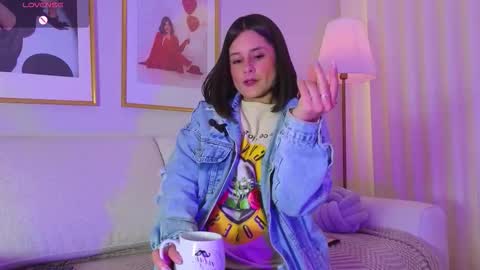 Snapshot of alicee_milf_ chatting on 03/28/26, 03:11 Aleja online show from 03/28/26, 03:11