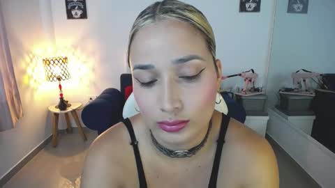 Alicia    1000 PM - 600 AM COLOMBIAN TIME online show from 04/07/26, 10:53