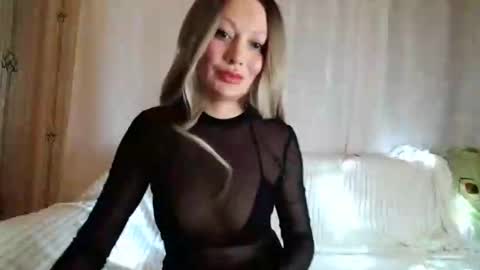 Snapshot of aliceehottie chatting on 12/06/24, 03:55 AliceeHottie online show from 12/06/24, 03:55