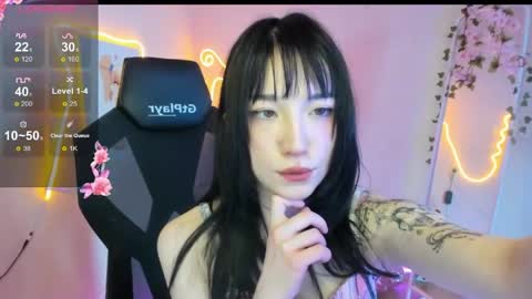 Snapshot of aliceeinwonderlanddd chatting on 04/10/26, 03:01 Alice online show from 04/10/26, 03:01