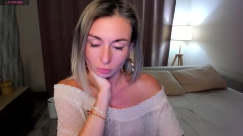 Snapshot of aliceevan chatting on 02/13/25, 03:35 Daniella online show from 02/13/25, 03:35