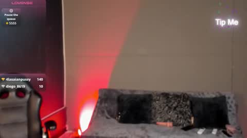 Snapshot of alicefit_212 chatting on 11/06/25, 01:23 alicefit_212 online show from 11/06/25, 01:23