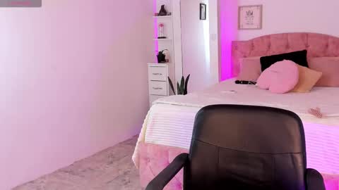  ALICEKIING online show from 11/26/25, 03:07