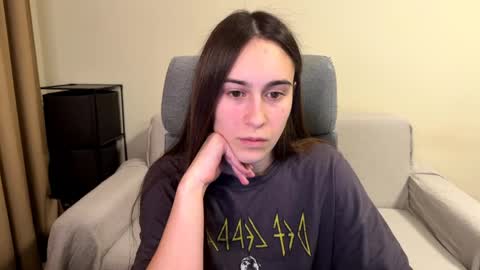 Snapshot of alicekollt chatting on 03/25/26, 09:32 alicekollt online show from 03/25/26, 09:32
