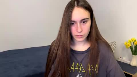 Snapshot of alicekollt chatting on 04/28/26, 02:27 alicekollt online show from 04/28/26, 02:27