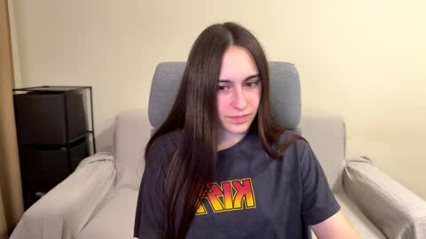 Snapshot of alicekollt chatting on 06/03/26, 10:15 alicekollt online show from 06/03/26, 10:15