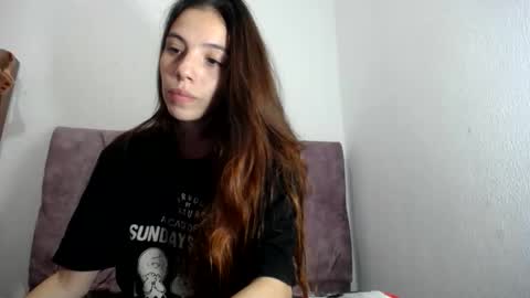 Snapshot of alicemary_533 chatting on 05/17/26, 05:27 Your Alice online show from 05/17/26, 05:27