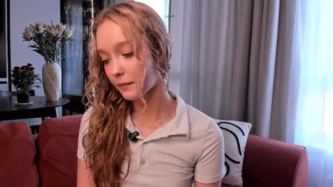 Snapshot of alicemelison chatting on 04/04/26, 09:40 Serena online show from 04/04/26, 09:40