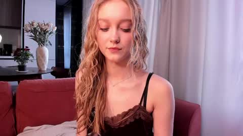 Snapshot of alicemelison chatting on 04/05/26, 10:34 Serena online show from 04/05/26, 10:34