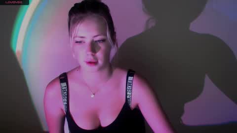 Snapshot of alicemeow_ chatting on 09/25/25, 06:50 Alice online show from 09/25/25, 06:50