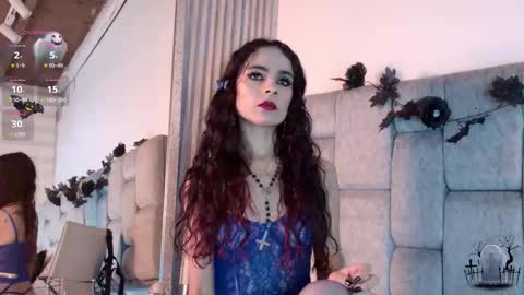 alicenoir_ online show from 10/11/25, 10:41