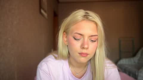 Snapshot of aliceoceaneyes chatting on 09/08/25, 02:16 aliceoceaneyes online show from 09/08/25, 02:16