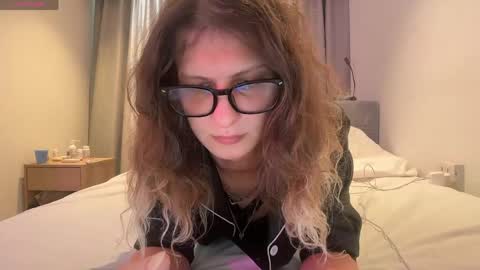 AlicePinkhead online show from 04/10/26, 09:14