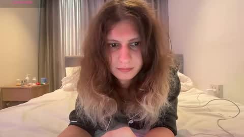 AlicePinkhead online show from 04/13/26, 09:04