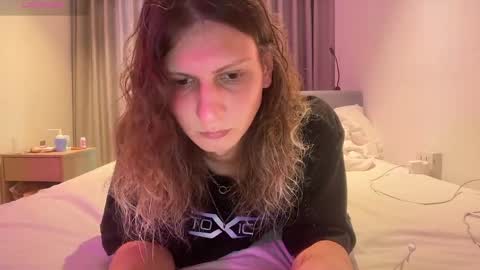 AlicePinkhead online show from 04/21/26, 07:47