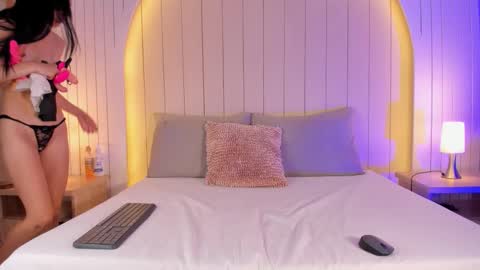 Snapshot of alicesandoval_ chatting on 12/17/25, 11:38 ALICE online show from 12/17/25, 11:38